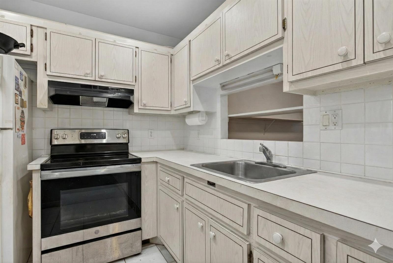 5111 W Oakland Park Boulevard # 105, Lauderdale Lakes FL 33313