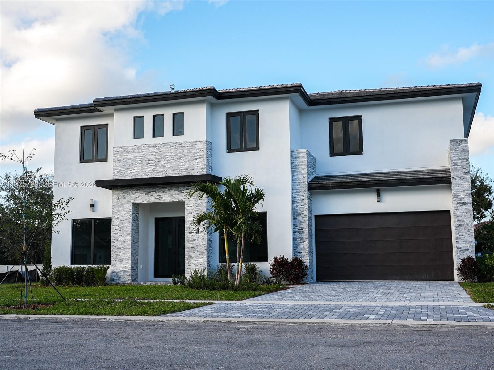 13083 Davie Oaks Dr, Davie FL 33325