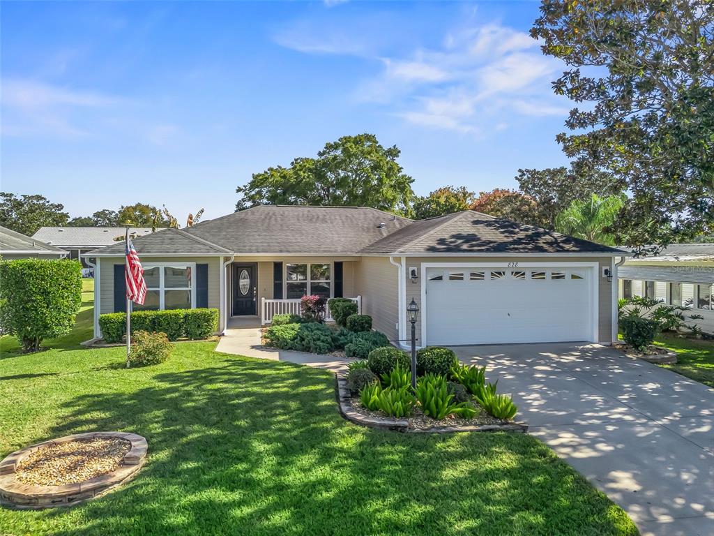 828 SILVER OAK AVENUE