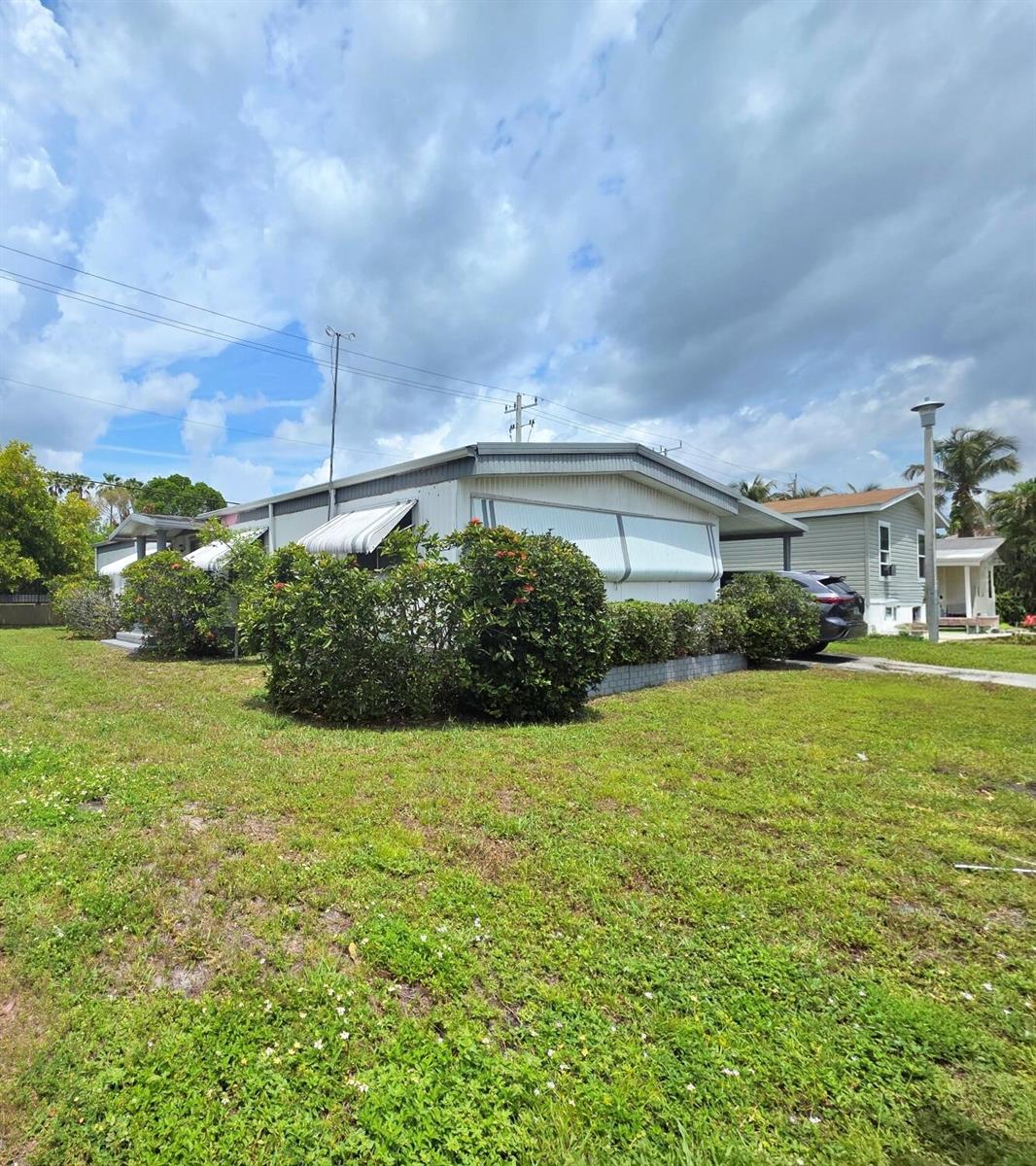 471 NW 135th Way, Plantation FL 33325