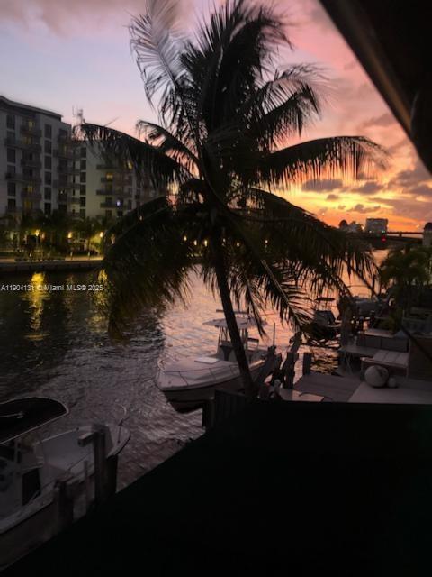 980 NW N River Dr # 27, Miami FL 33136