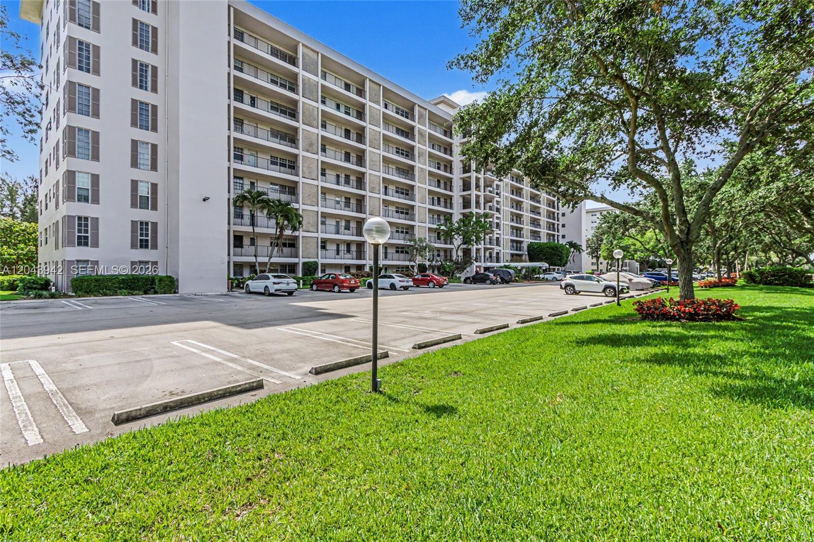 3250 N Palm Aire Dr # 406, Pompano Beach FL 33069