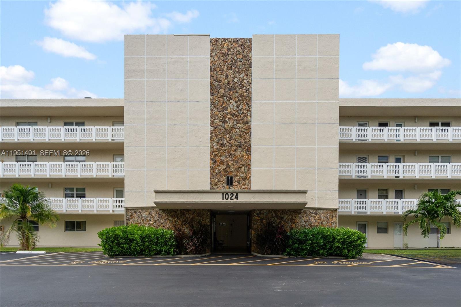 1024 SE 3rd Ave # 301, Dania Beach FL 33004