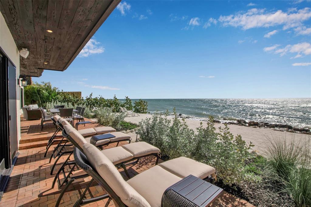 121 N CASEY KEY ROAD, OSPREY, FL — photo 3 of 30