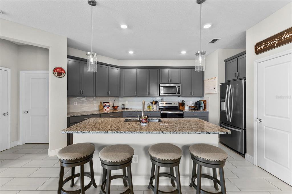 7434 35TH LANE E, SARASOTA, FL — photo 3 of 20