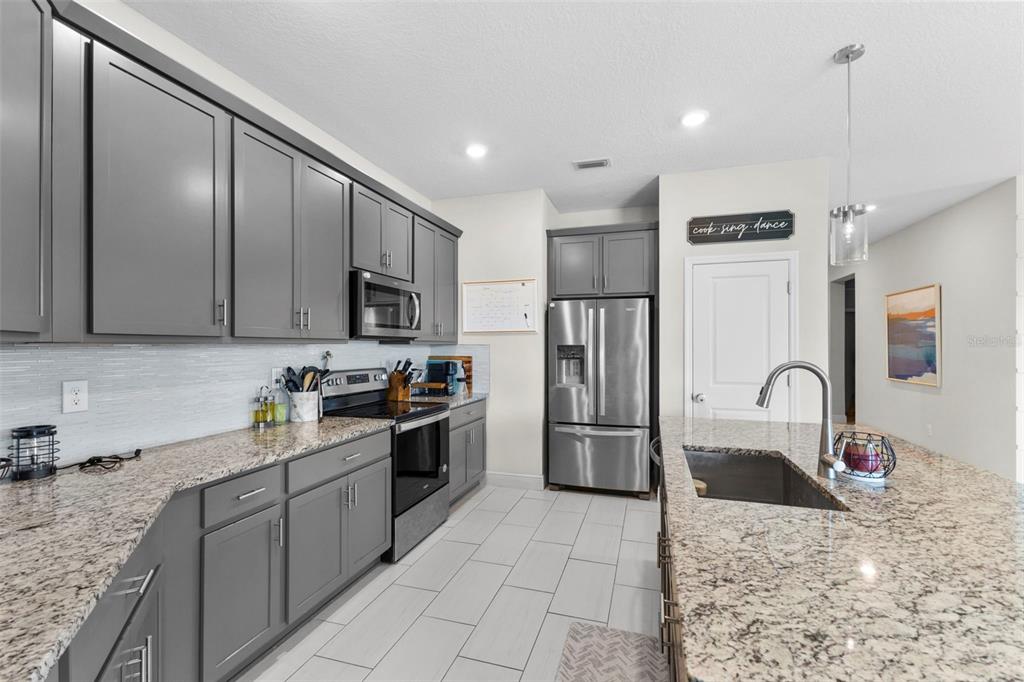 7434 35TH LANE E, SARASOTA, FL — photo 4 of 20
