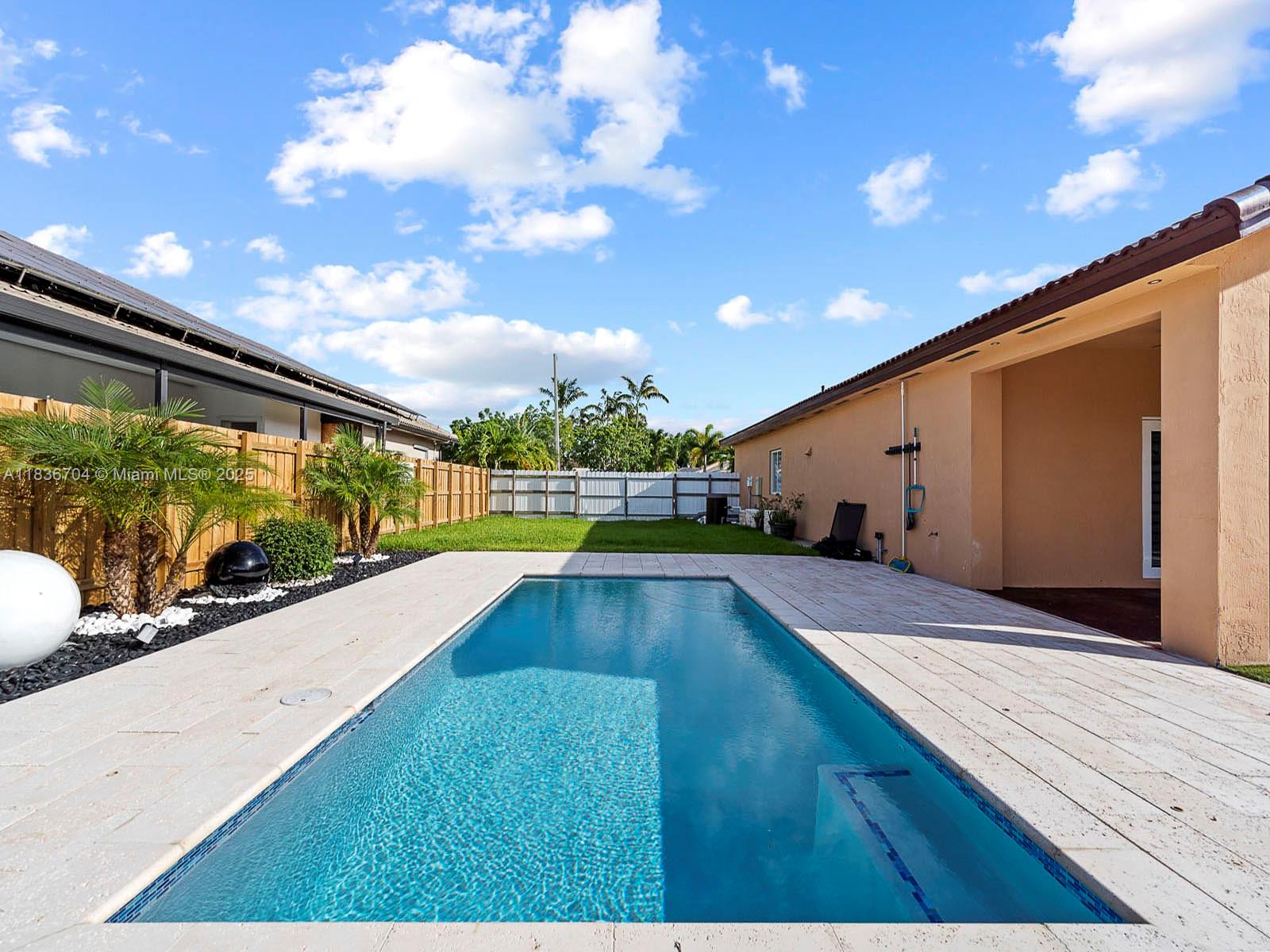1405 SE 7th St, Homestead FL 33033