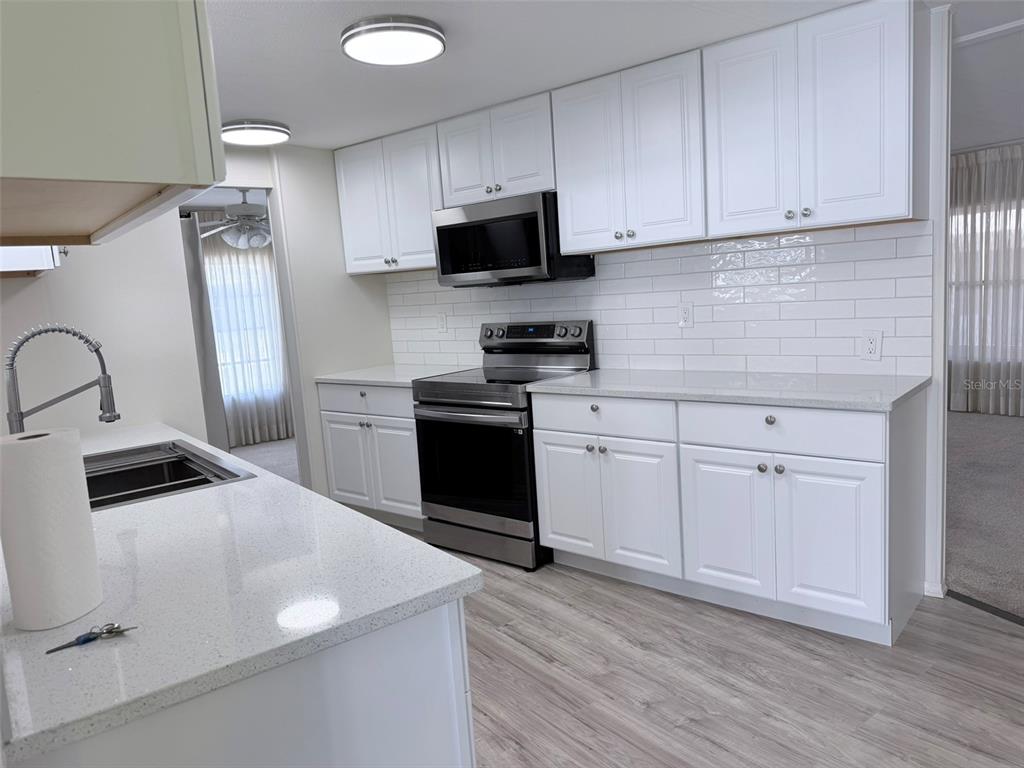 2236 GONDOLA DRIVE, SARASOTA, FL — photo 4 of 28