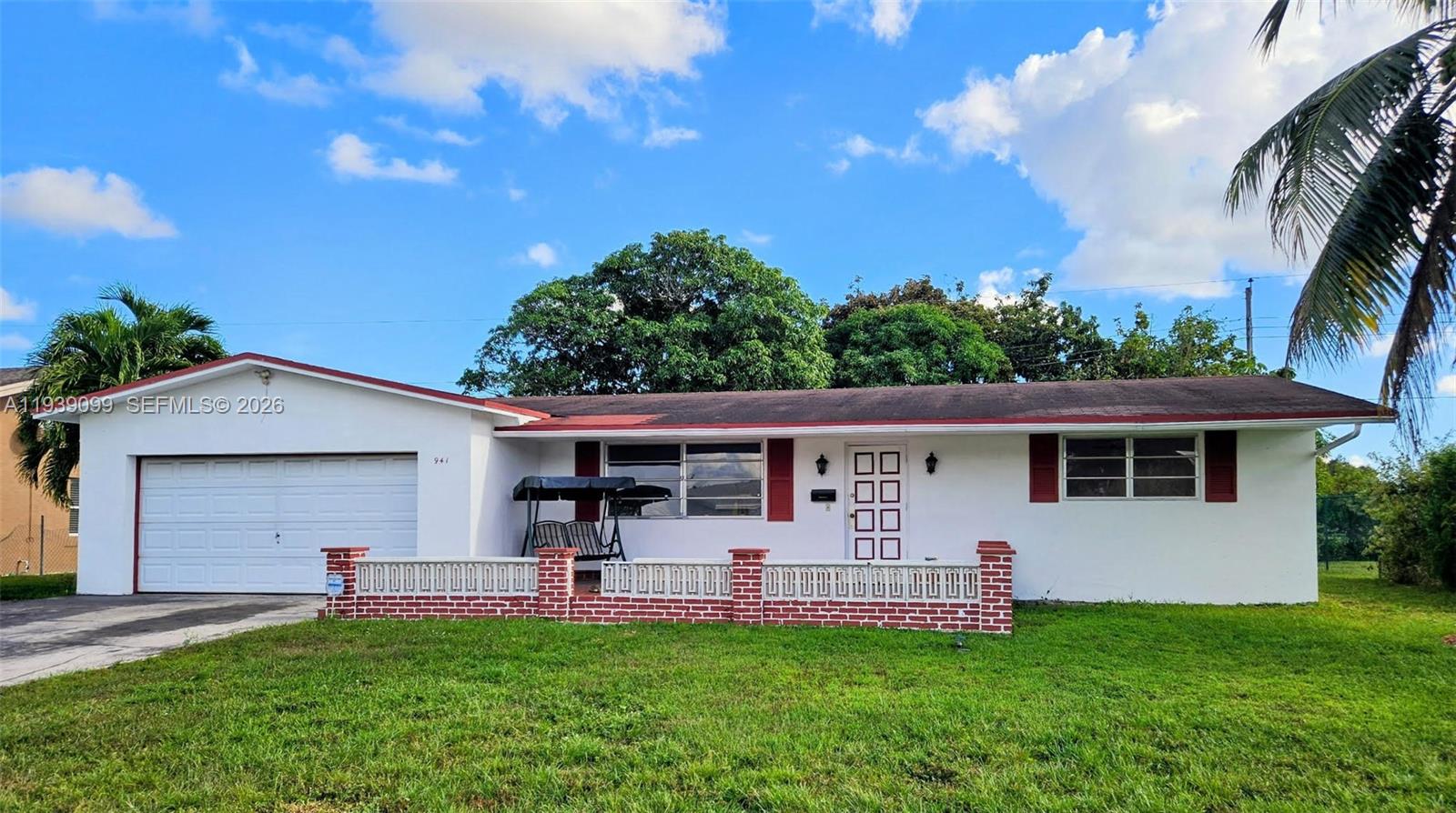 941 SW 64th Pkwy, Pembroke Pines FL 33023