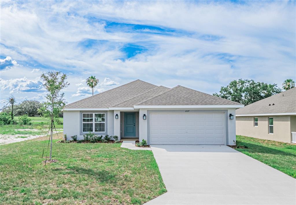 1227 HICKORY NUT DRIVE