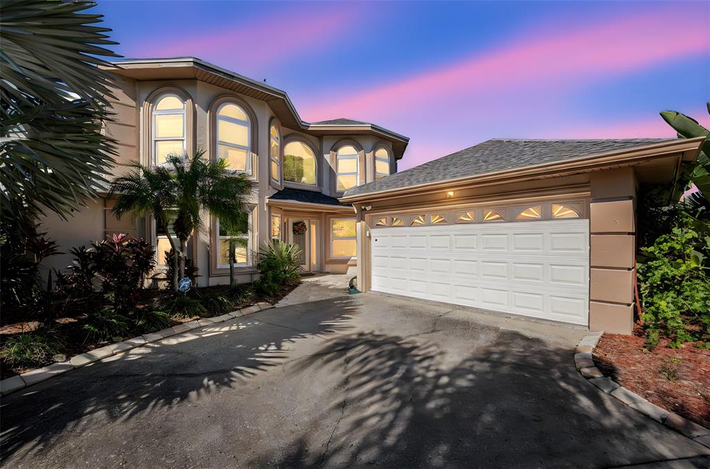 724 CRESTRIDGE DRIVE