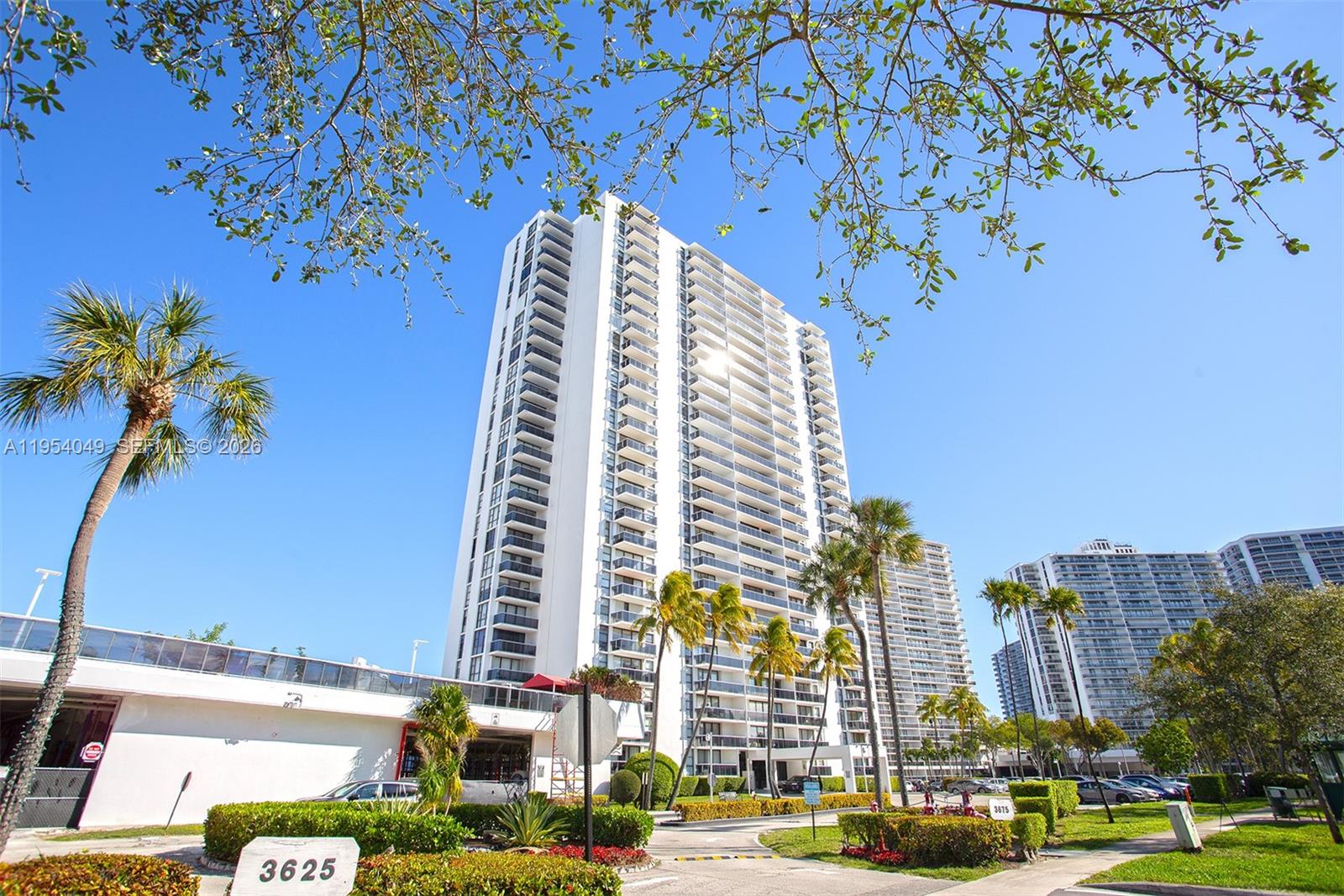 3675 N Country Club Dr # 1102, Aventura FL 33180