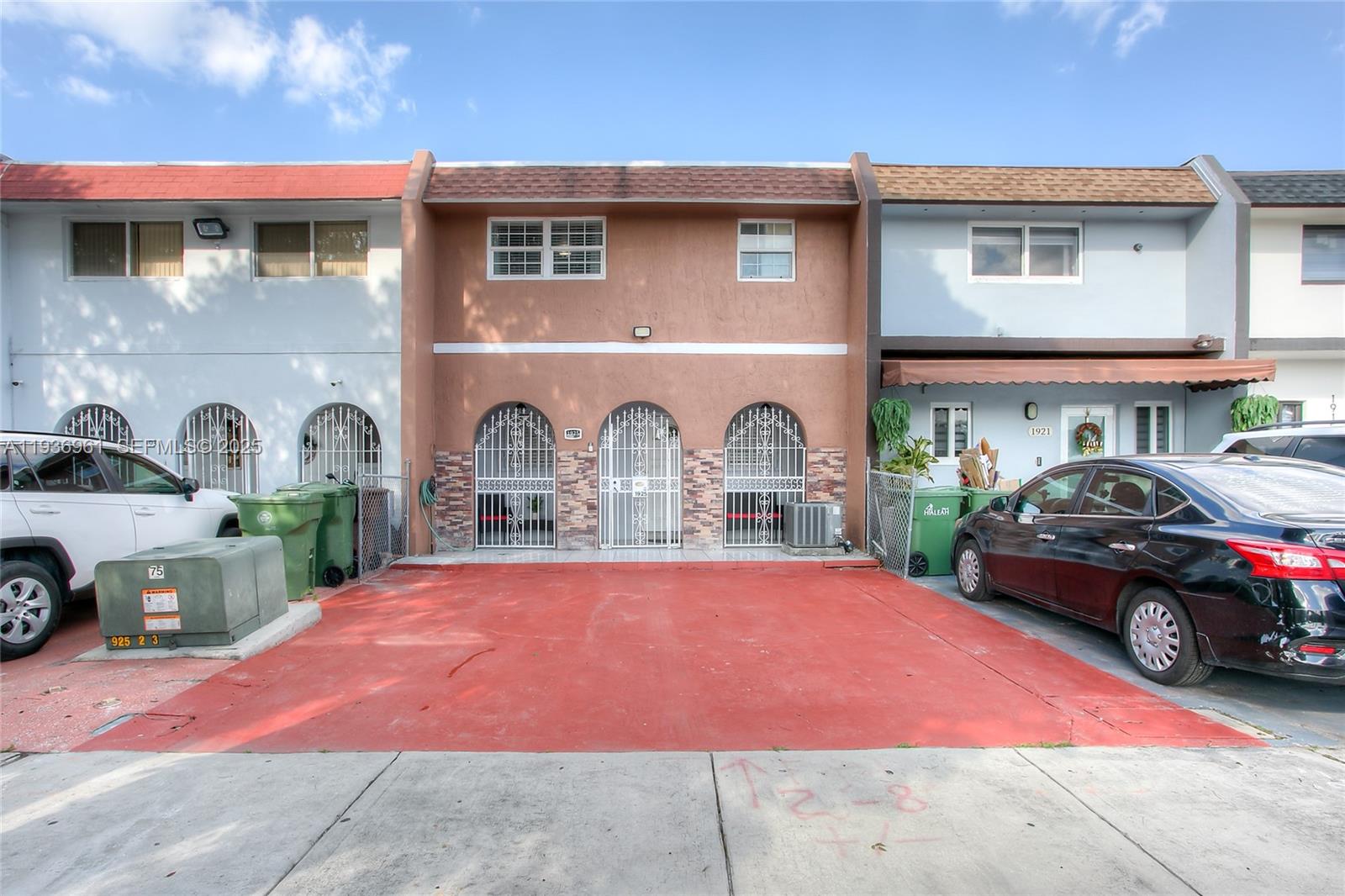 1925 W 72nd St, Hialeah FL 33014