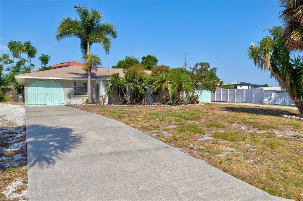 2214 MICHELE DRIVE, SARASOTA, FL — photo 2 of 30