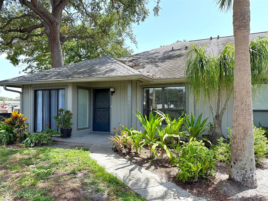 942 N BENEVA ROAD UNIT V28