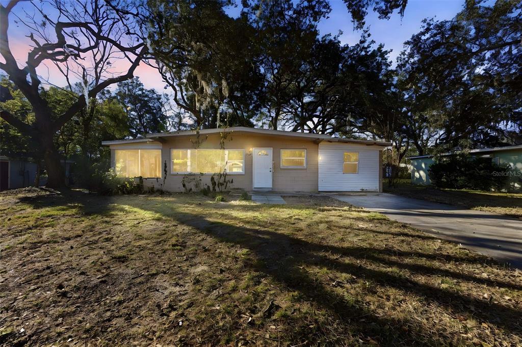 762 VALENCIA AVENUE