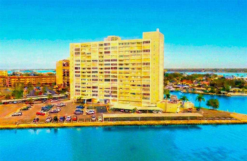 31 ISLAND WAY UNIT 703