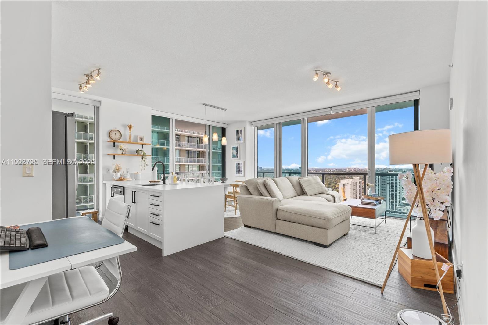 1111 SW 1st Ave, Miami FL 33130