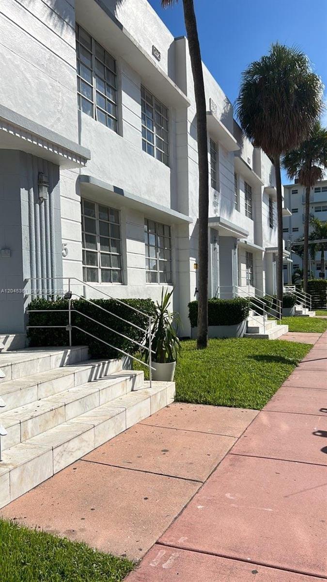 801 8th St # 201, Miami Beach FL 33139