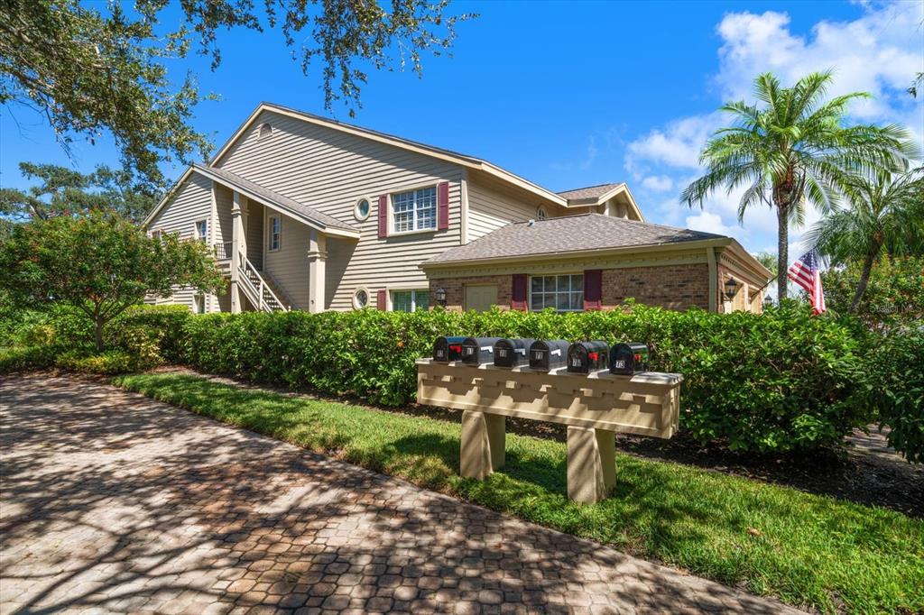 75 PELICAN PLACE, BELLEAIR, FL — photo 3 of 30