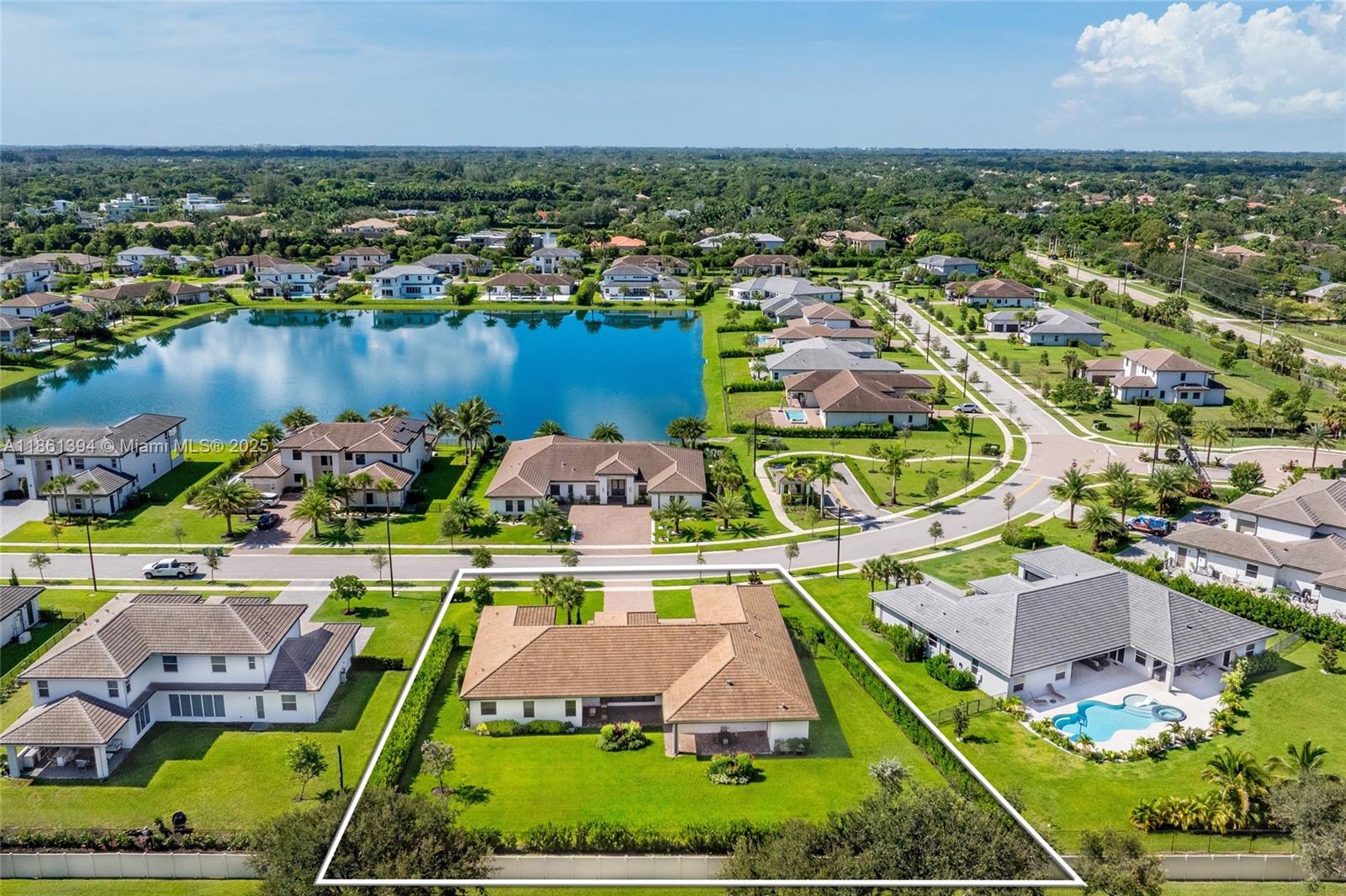 11125 N Sierra Ranch Dr, Davie FL 33324