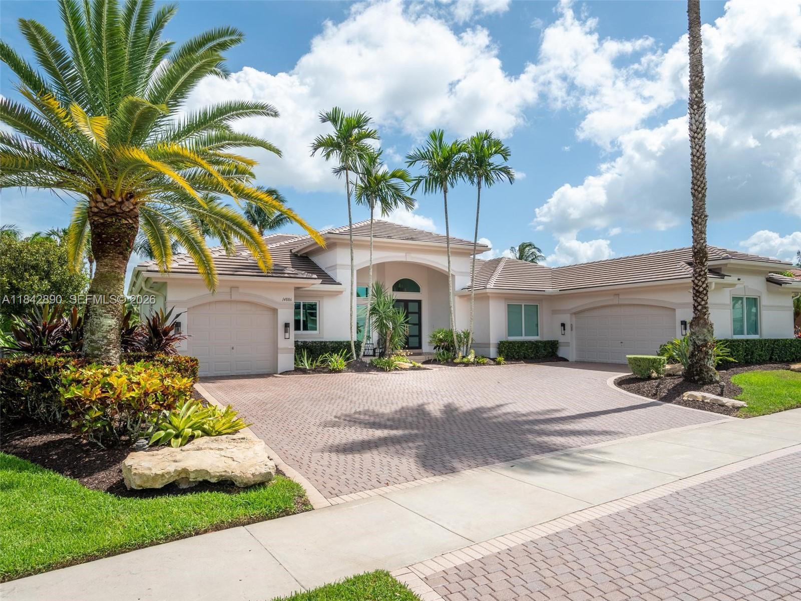 14886 SW 40th St, Davie FL 33331
