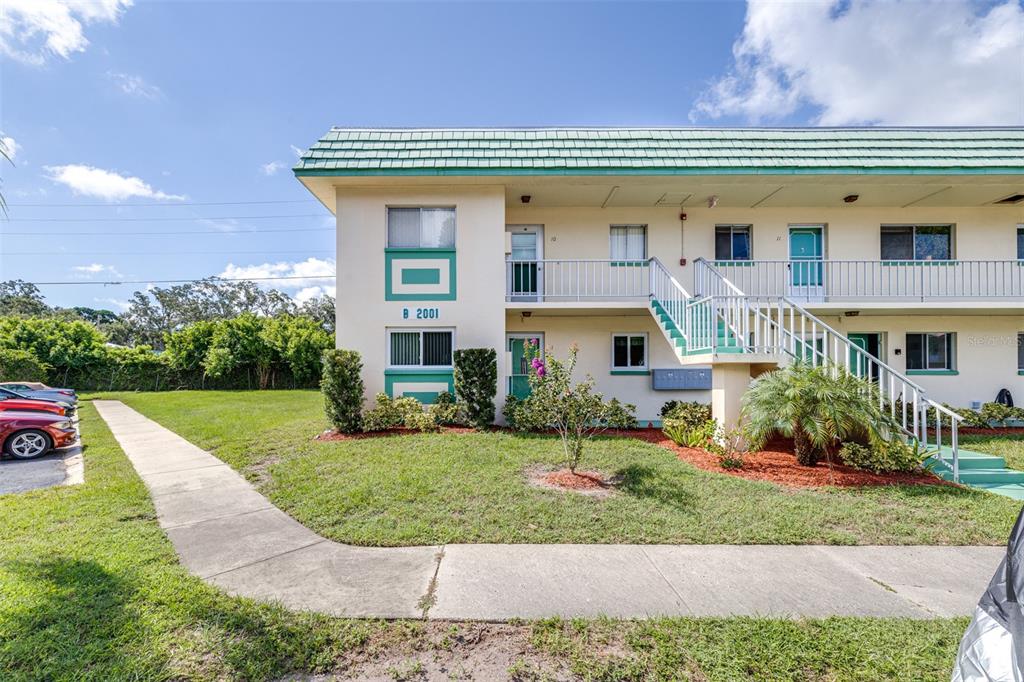 2001 GREENBRIAR BOULEVARD UNIT 1, CLEARWATER, FL — photo 3 of 30