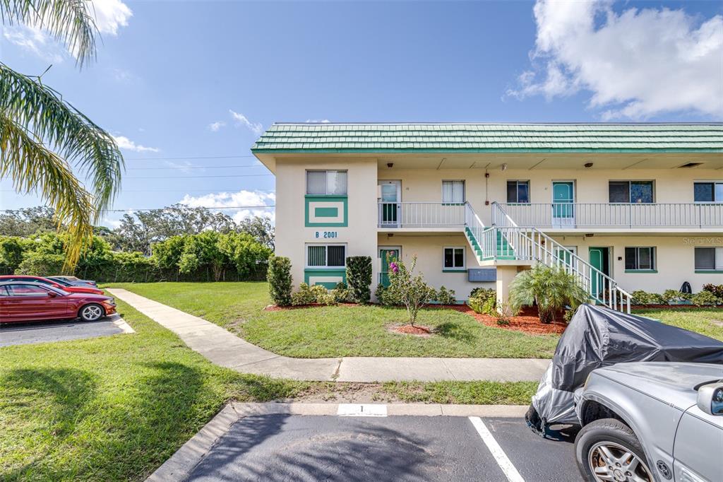 2001 GREENBRIAR BOULEVARD UNIT 1, CLEARWATER, FL — photo 4 of 30