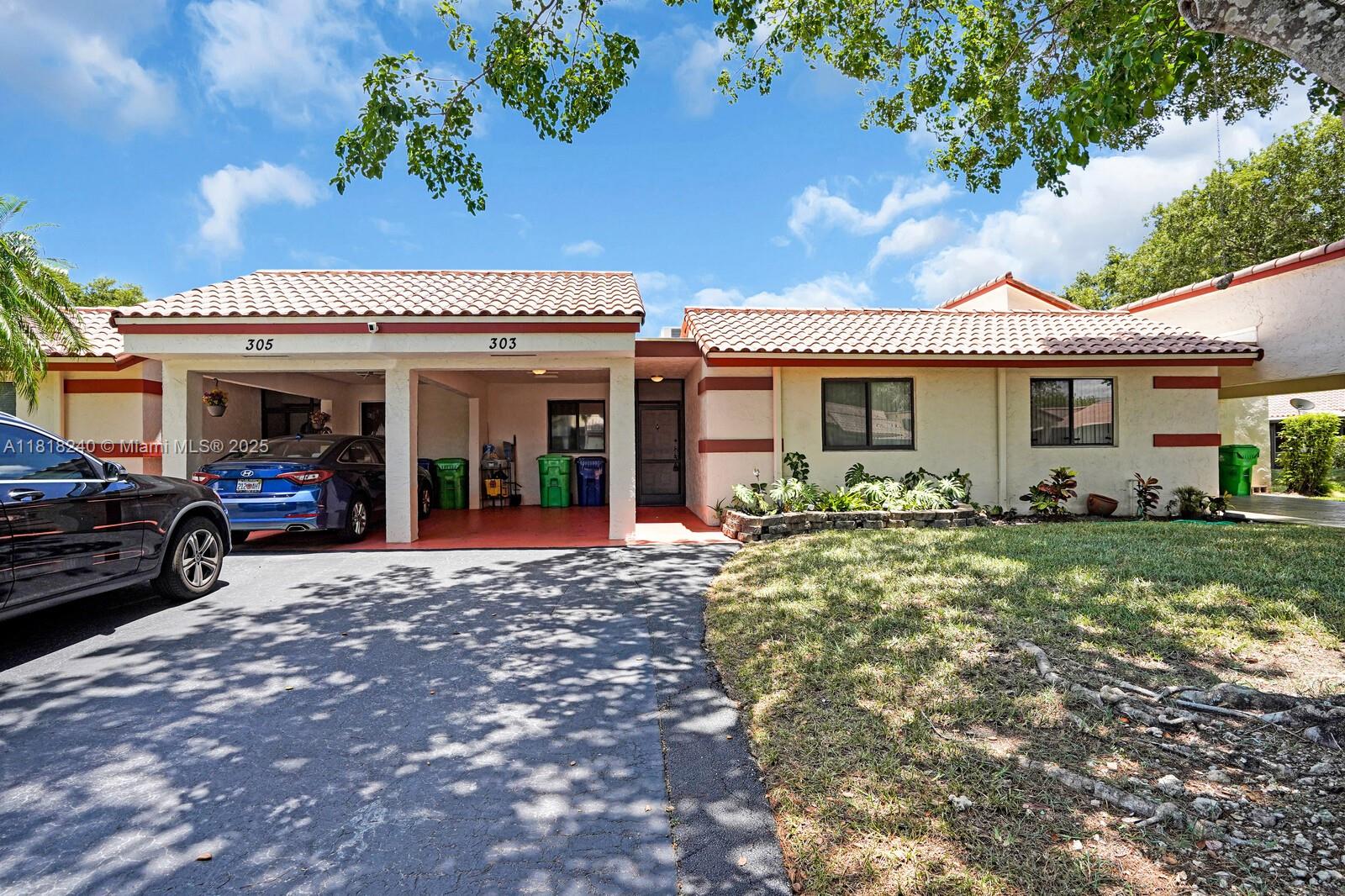 303 Lakeside Ct, Sunrise FL 33326