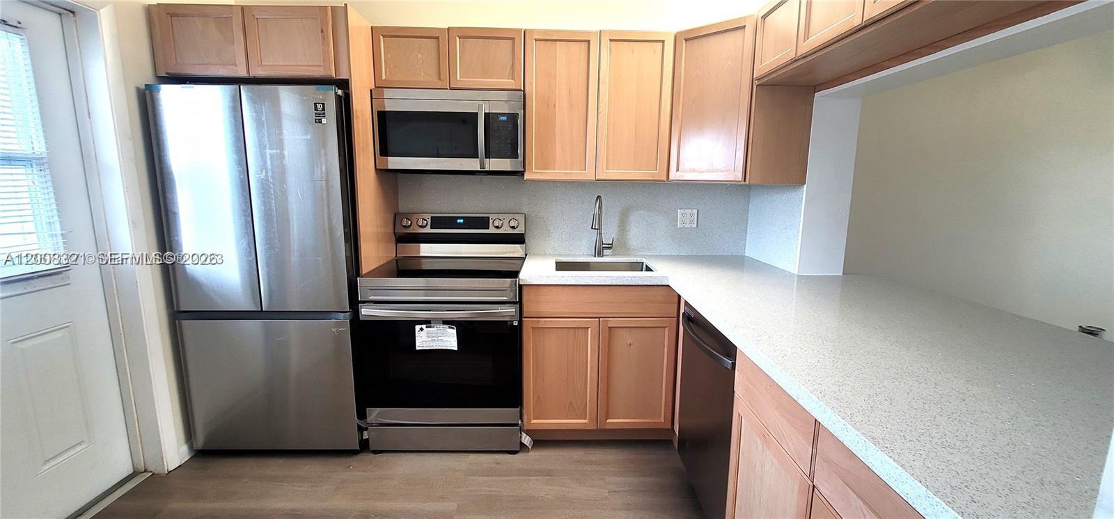 2200 Park Ln # 302, Hollywood FL 33021