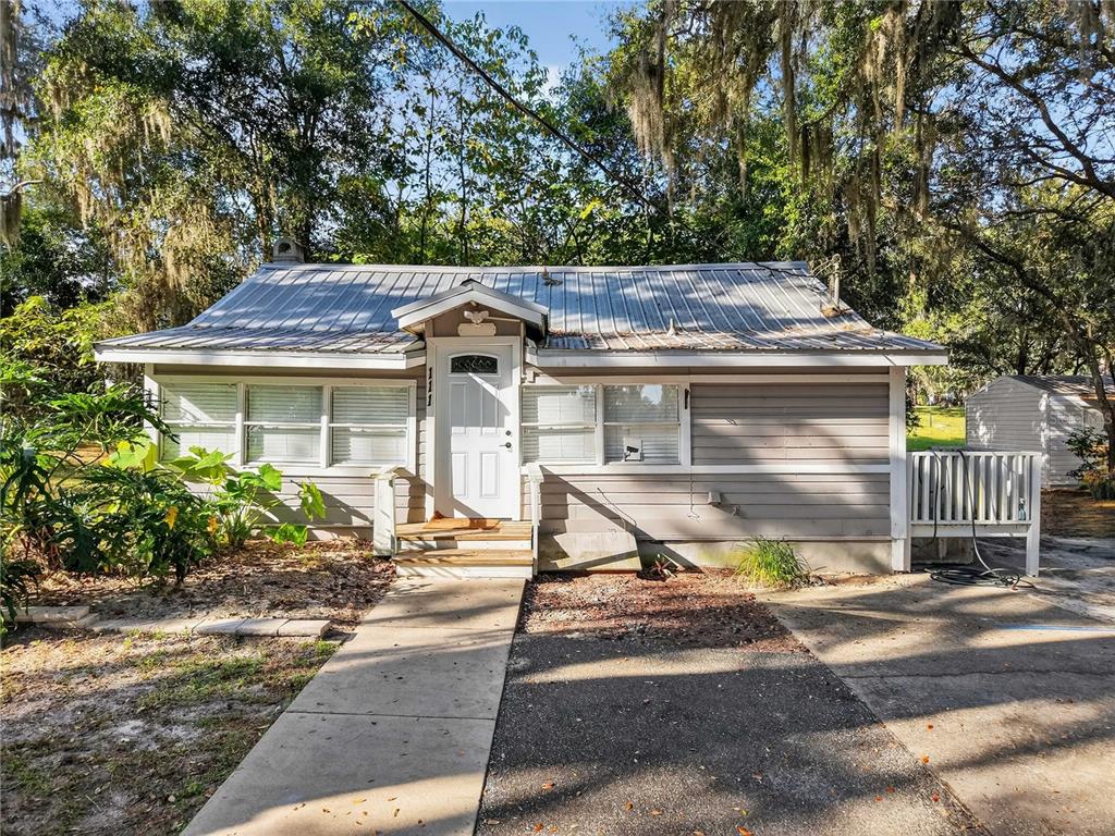 111 E LADY LAKE BOULEVARD