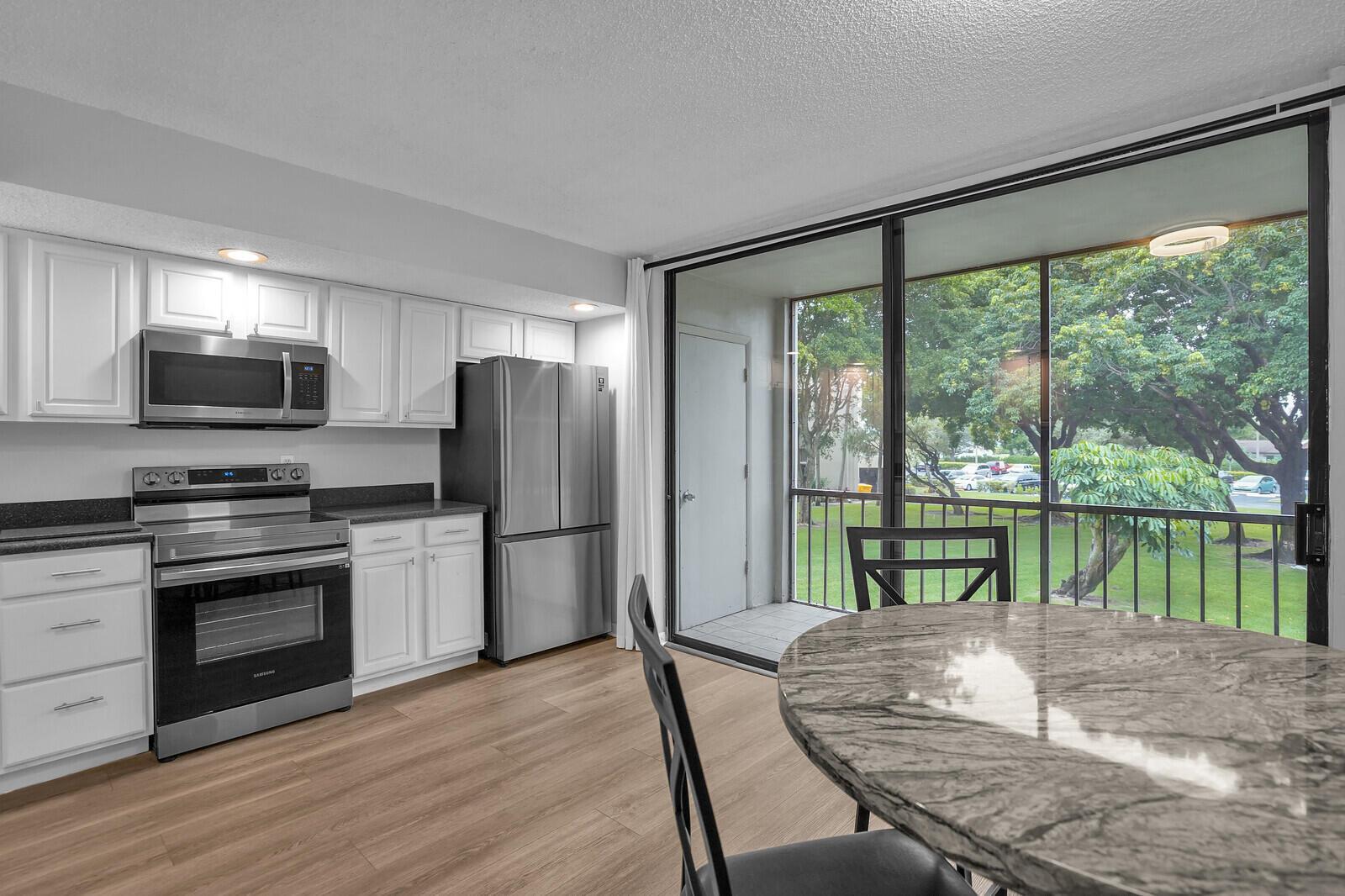 5190 Las Verdes Circle # 214, Delray Beach FL 33484