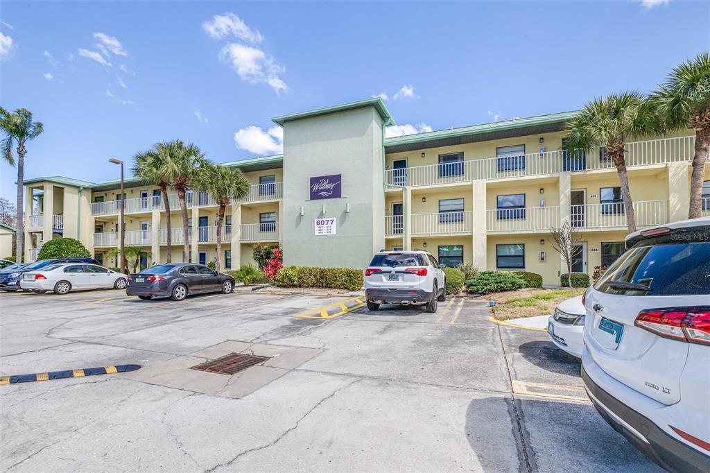 6077 113TH STREET UNIT 621