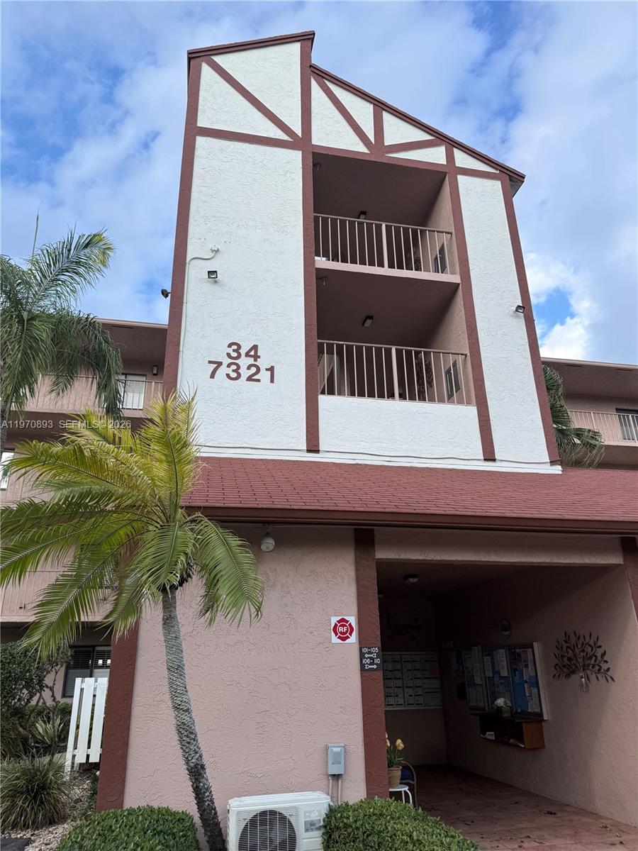 7321 Amberly Ln # 302, Delray Beach FL 33446