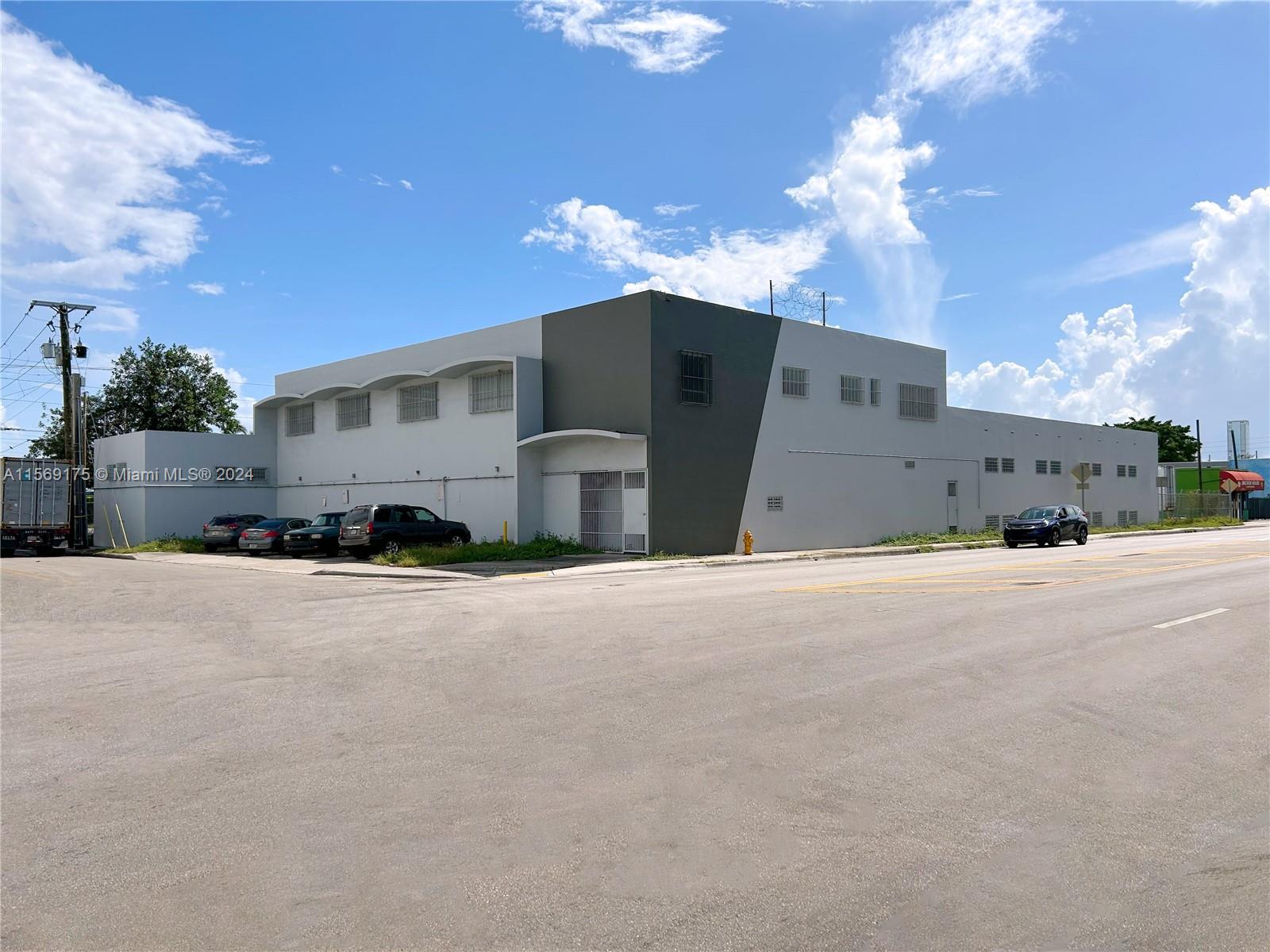 1089 NW 20th St, Miami FL 33127