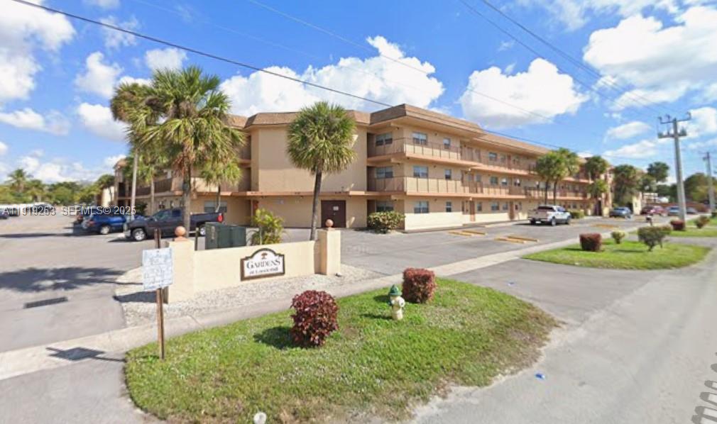 4161 NW 26th St # 103, Lauderhill FL 33313