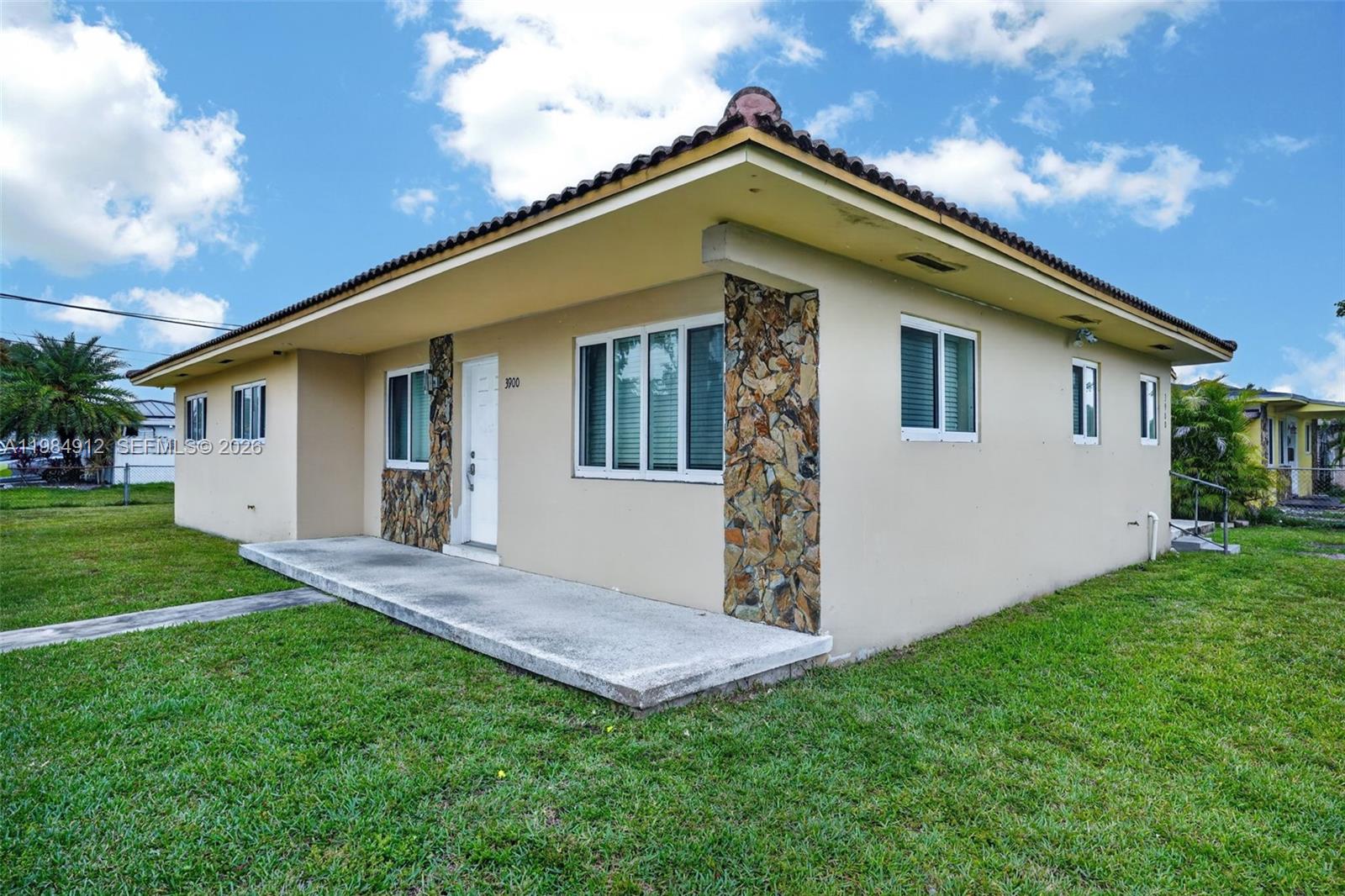 3900 SW 67th Ave, Miami FL 33155