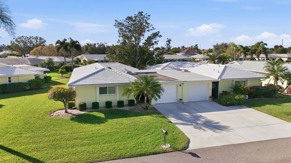 6811 10TH AVENUE W, BRADENTON, FL — photo 3 of 30