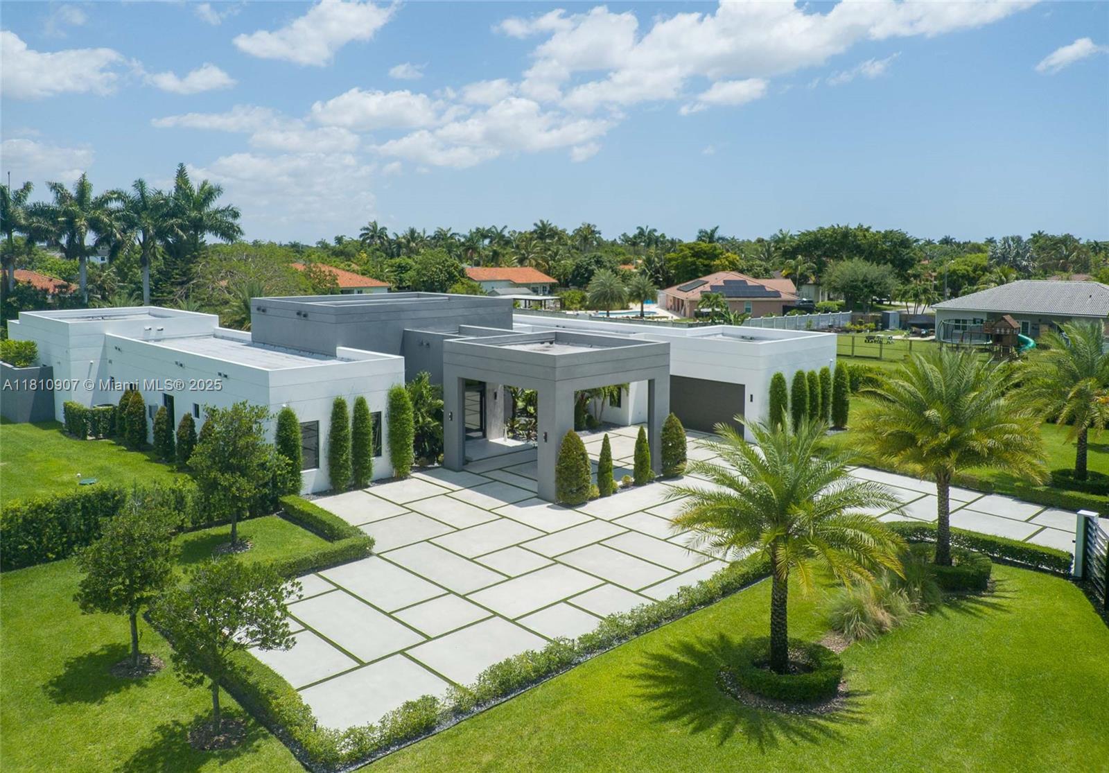 13221 SW 220th St, Miami FL 33170