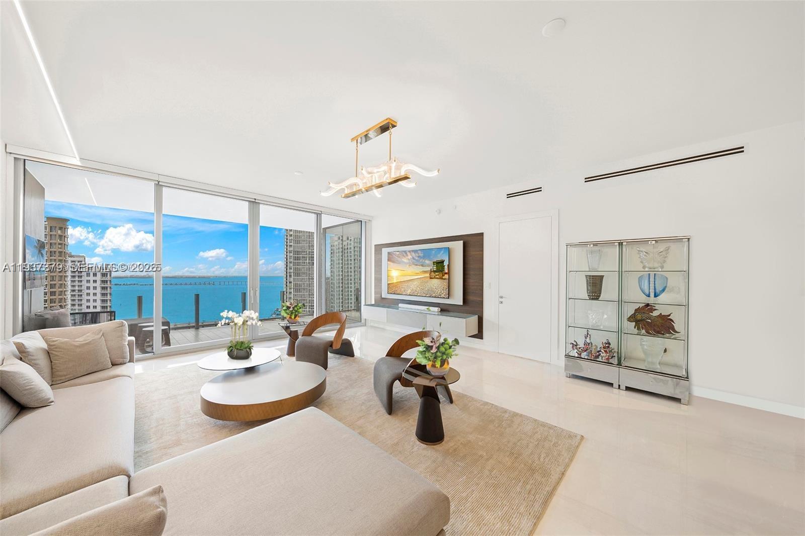 300 Biscayne Blvd Way # 2703, Miami FL 33131