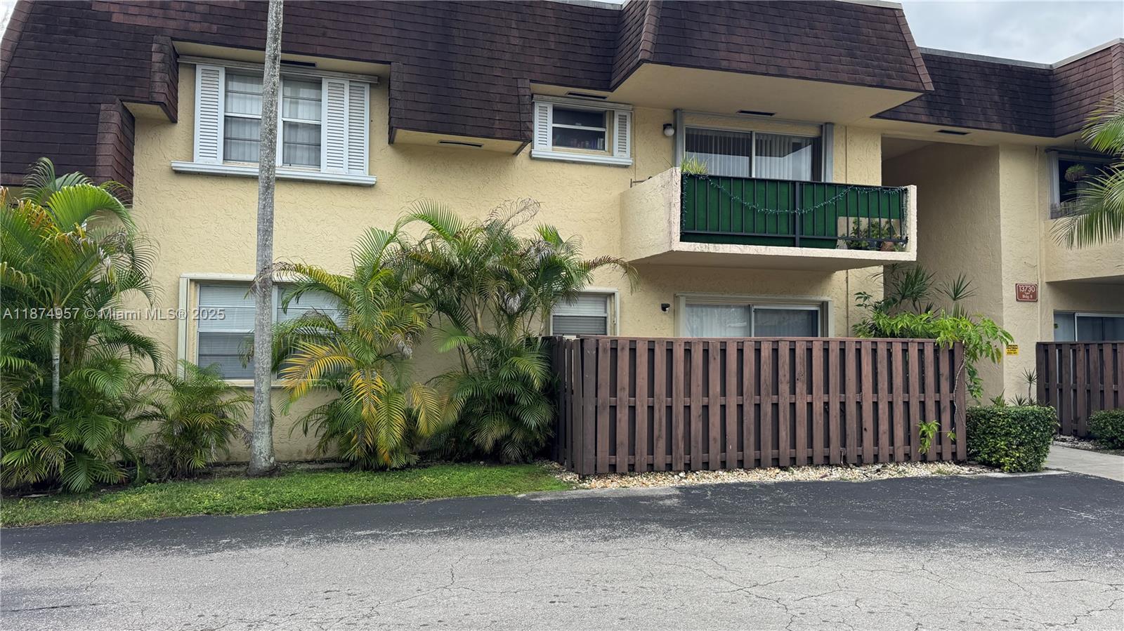13730 SW 90TH AVE # 8, Miami FL 33176