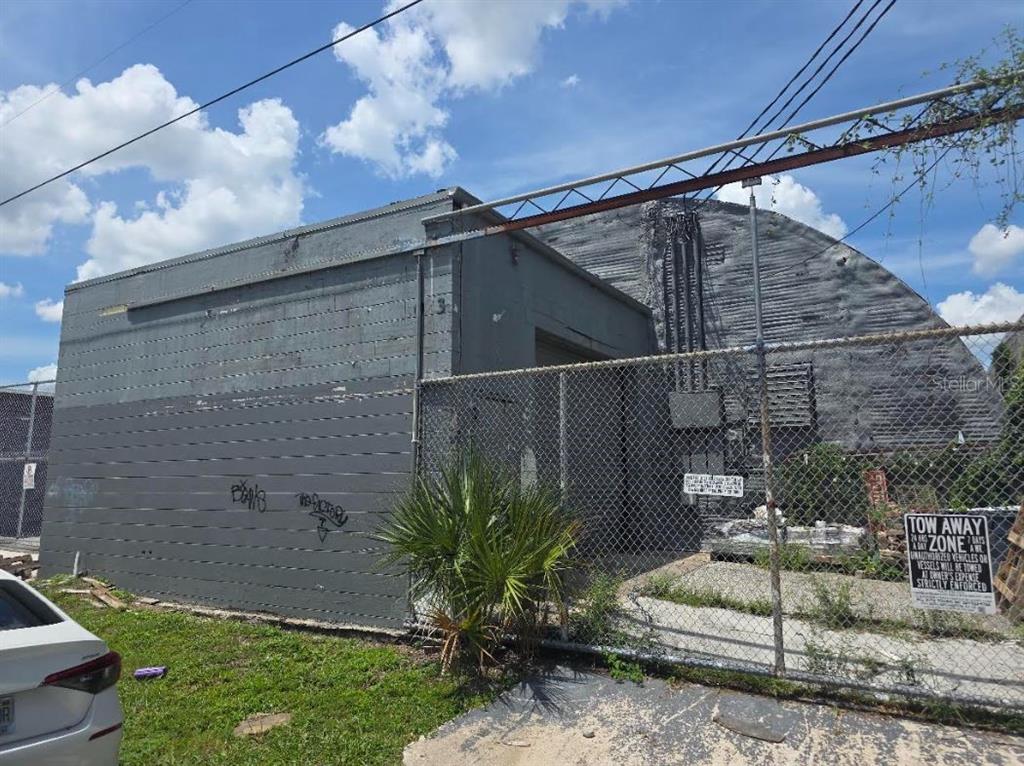 1001 W PINE STREET