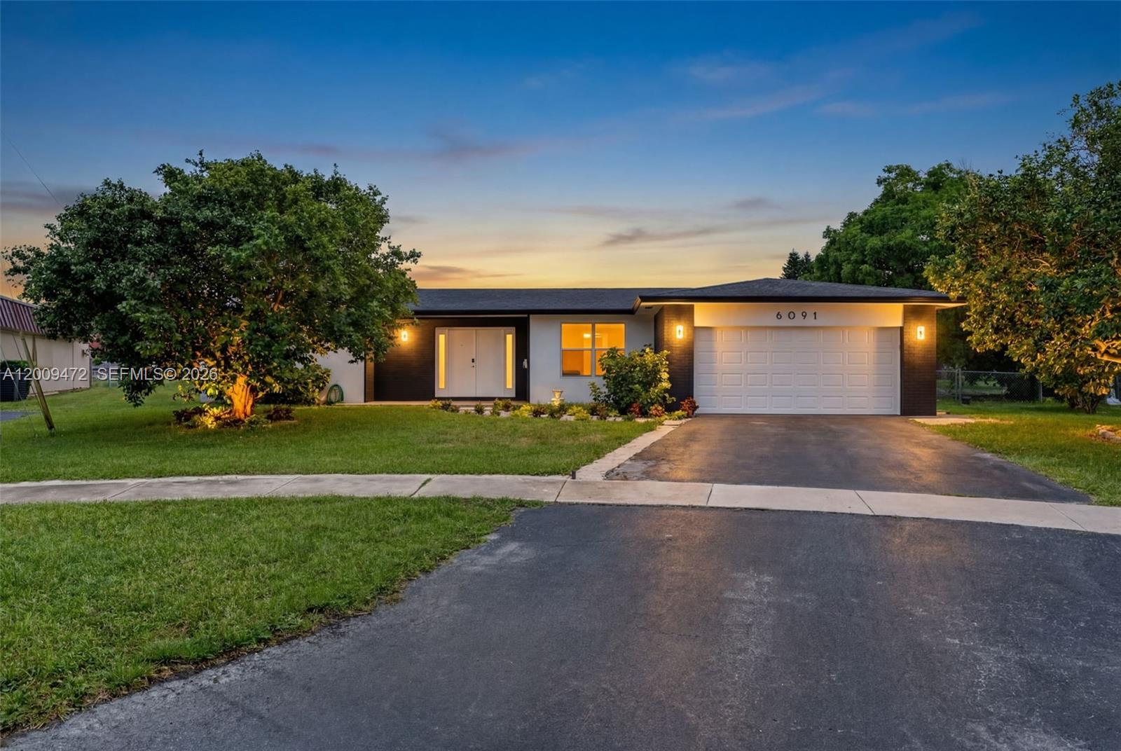6091 SW 14th St, Plantation FL 33317