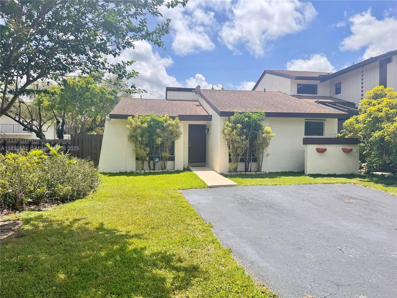 6726 SW 129th Pl, Miami FL 33183