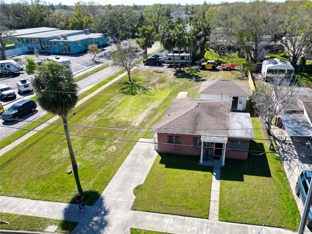 318 BANANA STREET