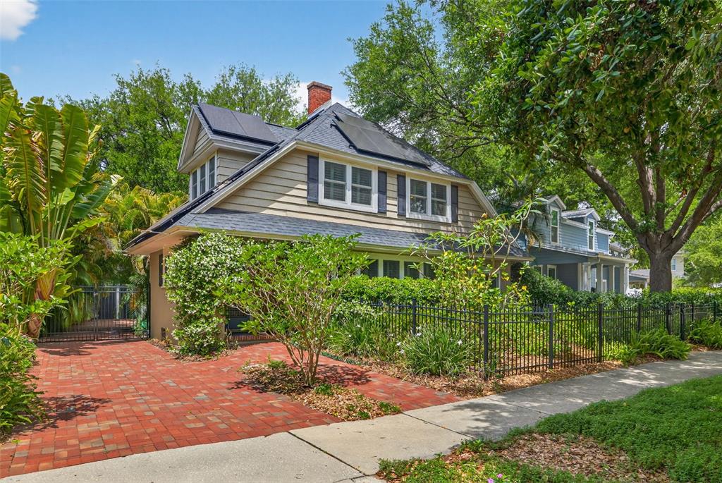 2318 WOODLAWN CIRCLE E