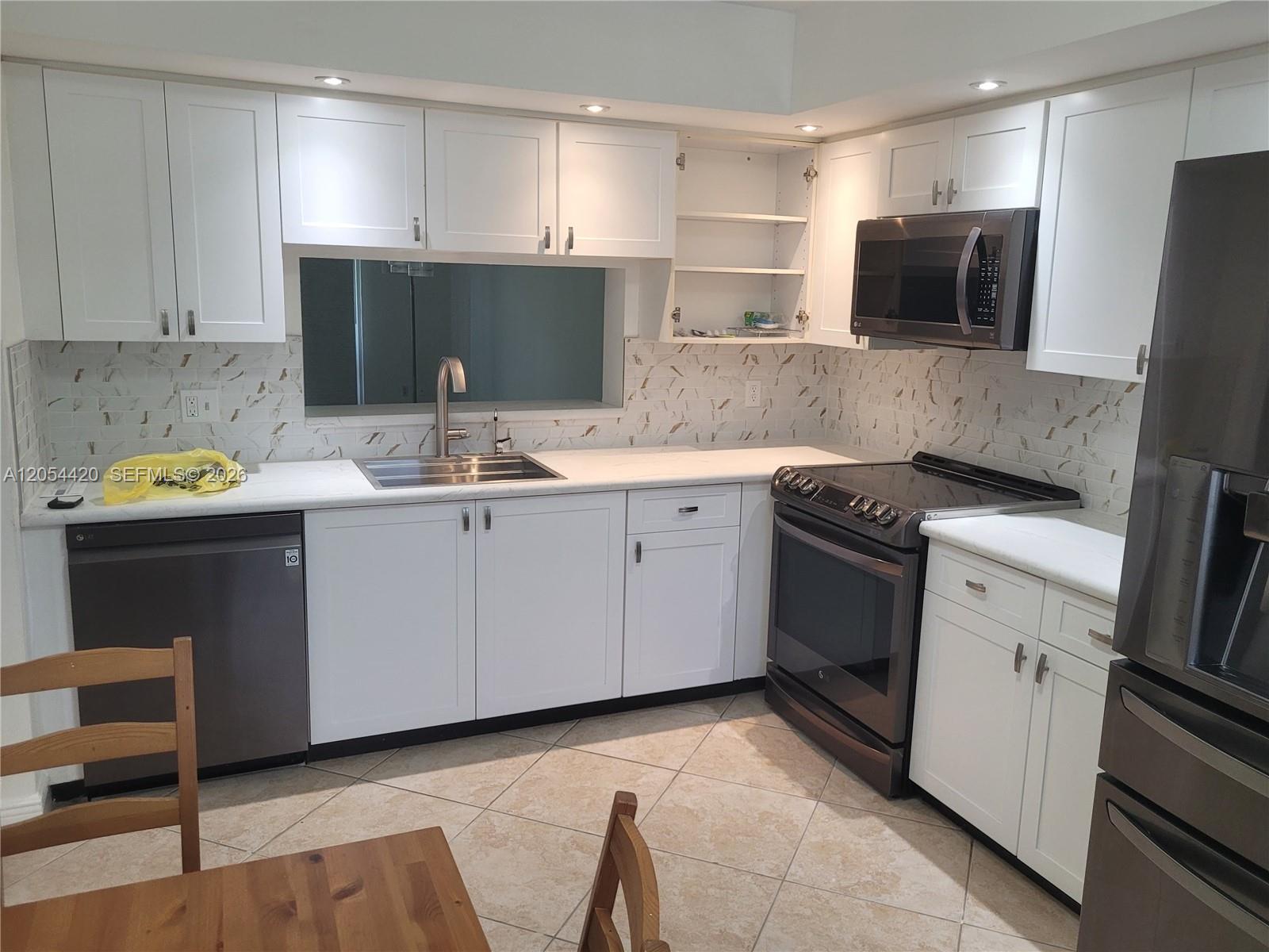 1200 SW 130th Ave # 207G, Pembroke Pines FL 33027