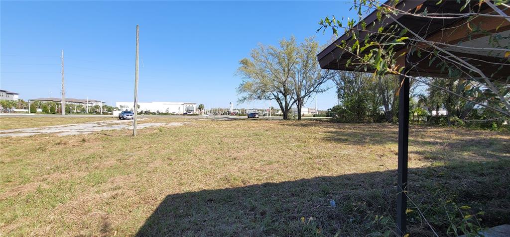 6012 LORRAINE ROAD, BRADENTON, FL — photo 3 of 21