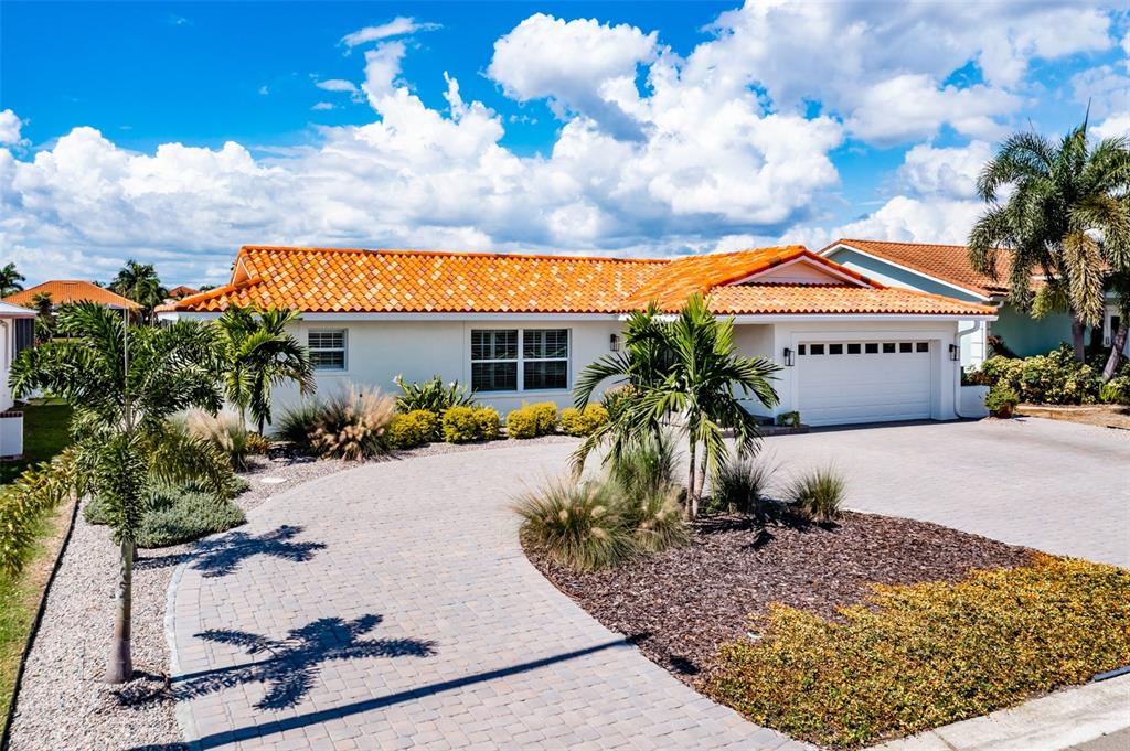 917 CHIPAWAY DRIVE, APOLLO BEACH, FL — photo 4 of 30