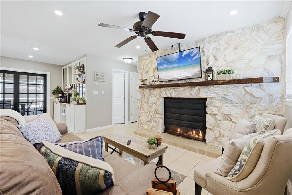 3818 BUCKEYE CIRCLE, SARASOTA, FL — photo 3 of 30